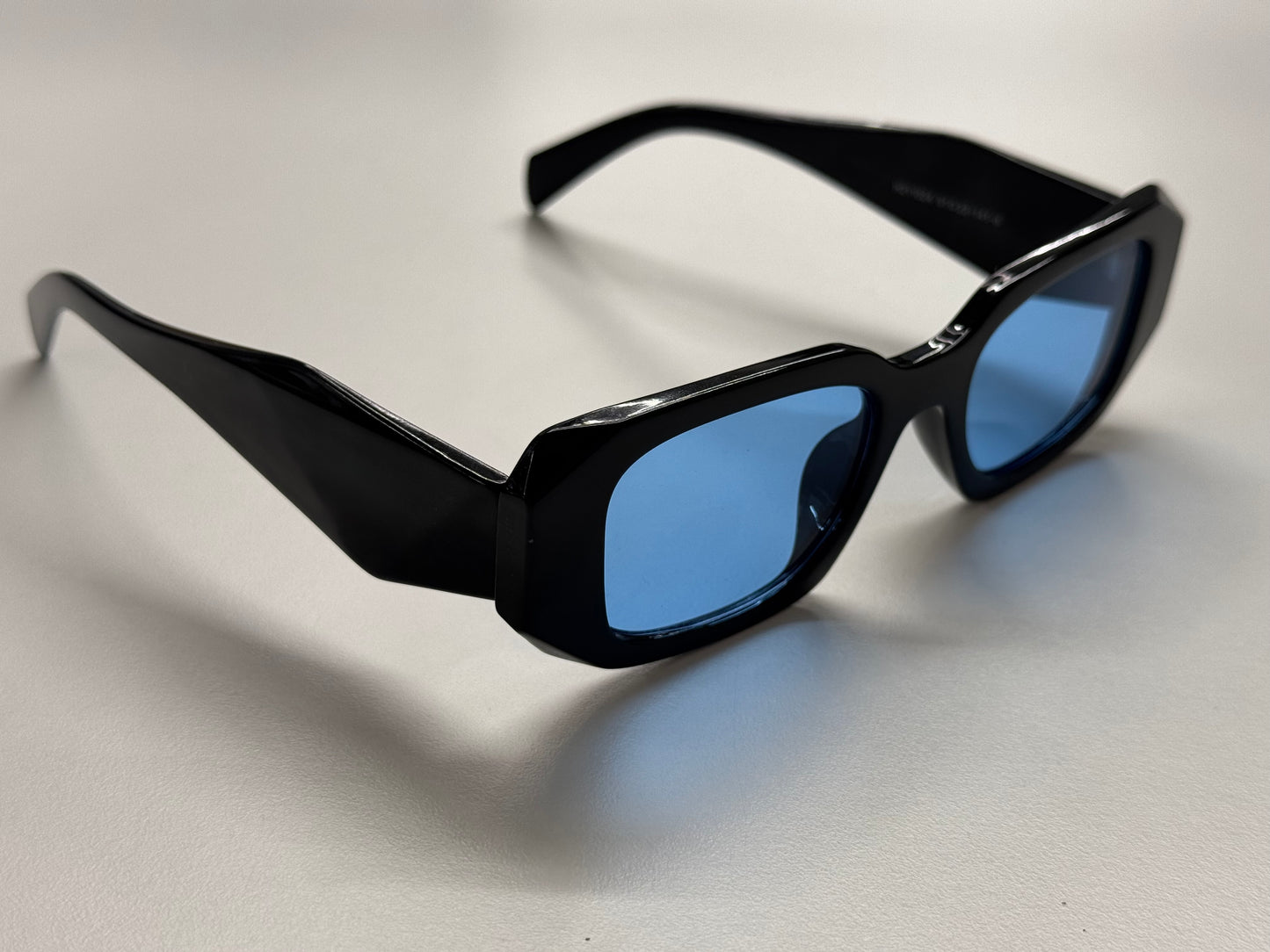 PENELOPE sunglasses inspired