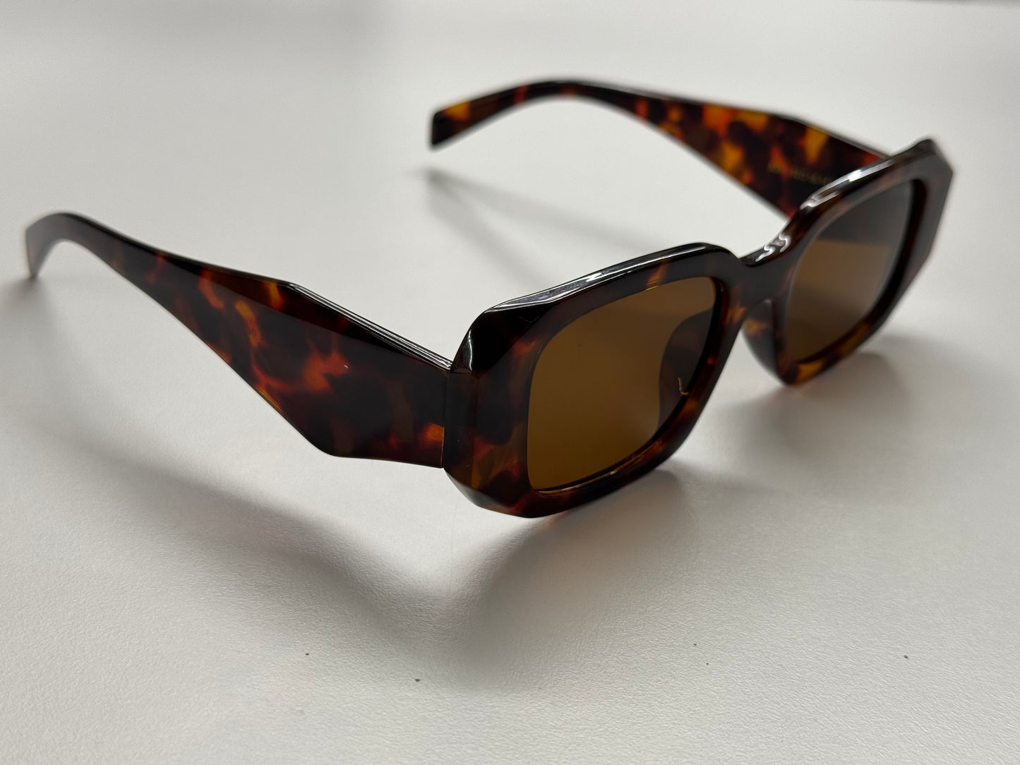PENELOPE sunglasses inspired